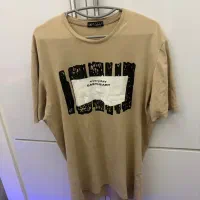 دو عدد تیشرت و ۱عدد دورس