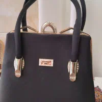 دوعدد کیف سالم|کیف، کفش، کمربند|قدس, شهر‌قدس|دیوار