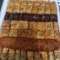 باقلوا پیتزایی ومیکس وکیک وکلوچه
