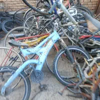 تعدادی دوچرخه جهت جم کردن به فروش می‌رسد