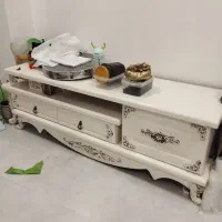 میز تلویزیون .