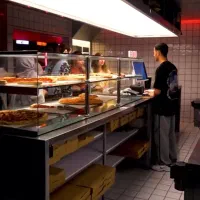 همکار خانم اشپزخانه شیفت صبح