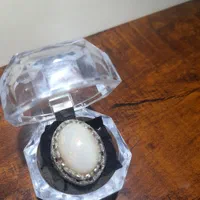 انگشتر اوپال ۳۵ قیراطی بینظیر فاخر