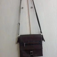 کیف چرمی جنس خوبه کاملا سالم