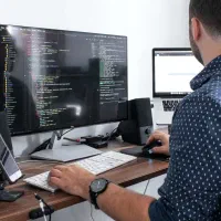 استخدام نیرو در حوزه IT و الکترونیک و اداری