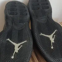 کفش والیبال و بسکتبال اورجینال جردن سایز ۴۰|کیف، کفش، کمربند|کلیبر, |دیوار