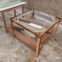 ۲ عدد چهار پایه .