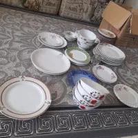 تعدادی ظرف چینی قدیمی گل قرمزی و مدلای متفاوت|ظروف سرو و پذیرایی|فولادشهر, مسکن مهر فولادشهر|دیوار