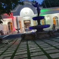 نگهبان سرایدار باغ