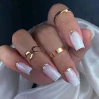 خدمات کاشت ناخن