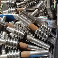 استخدام نیروی فنی