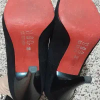 کفش پاشنه دار مشکی مخمل اصل سایز ۳۶ .۳۷