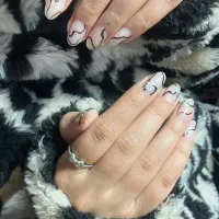 زیبایی/کاشت ناخن