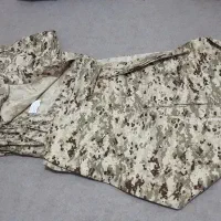 لباس سربازی کاملا نو به همراه دوکلاه وپوتین