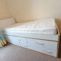 تخت یک نفره