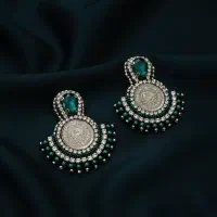 گوشواره های جواهردوزی شده تماما کار دست