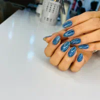 خدمات کاشت ناخن
