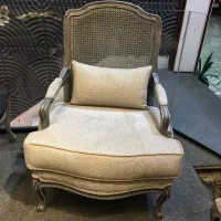 مبلمان ۸ نفره و میز ناهار خوری ۶ نفره در حد نو
