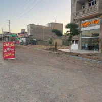 باغشهری با درب دیوار در کلبه سبز قلات