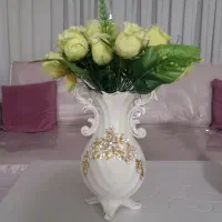 گل وگلدان