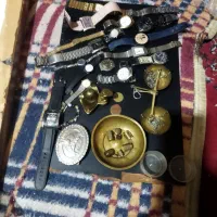 ساعت مچی یک عدد ترازو مثقال کش یک عددمهربرنزی