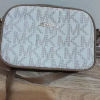 تعدادی کیف زنانه