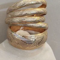 تعدادی قطعه طلای نو وشیک وسکه|جواهرات|مشهد, هفده شهریور|دیوار