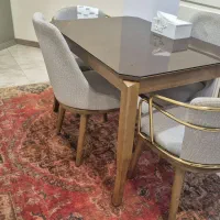 میز غذاخوری ۴ نفره