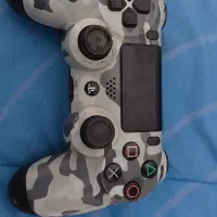 یک عدد دسته PS4