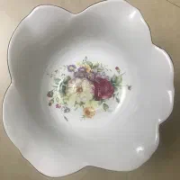 ظرف پایه دار چینی