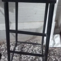 چهار پایه فلزی بزرگ