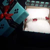 دستبند مروارید طرح گیلاس دخترانه و بچگانه