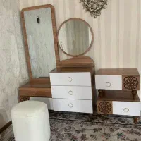 کنسول و آینه پاتختی