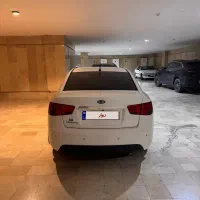 سراتو ۹۶ بی رنگ