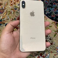 ایفونXSMAX