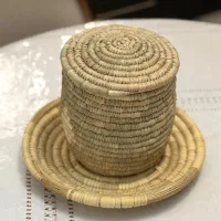 بانکه حصیری به‌همراه سبد