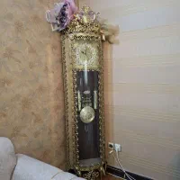 ساعت قدی بدون هیچ اسیبی و  سالمه