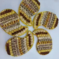 *( نیروی خانم جهت کار در کارگاه قنادی )*|استخدام خدمات فروشگاه و رستوران|بروجن, |دیوار