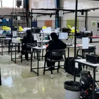 استخدام همکار خانم حقوق پایه ۱۳ تومن