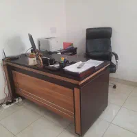 میز و صندلی اداری در حد نو