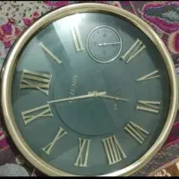 ساعت دیواری در حد نو