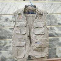 چند عددواسکت جلیغه وتیشرت چریکی و خارجی نوی نو.