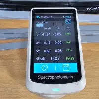 کارگر ساده اپراتور دستگاه مرد