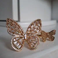 انگشتر پروانه