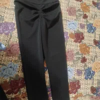 لگ ورزشی مشکی.