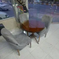 میزناهار خوری و مبل راحتی