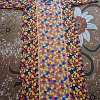پیراهن دوخته و پارچه .