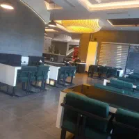منشی یا صندوقدار رستوران شهرری