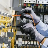 تکنسین و مهندس برق