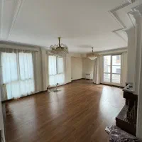 ۱۱۷ متر دروس خیابان هاتف اصفهانی(نورگیر از سه جهت)